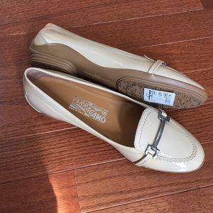 BRAND NEW Ferragamo Flats